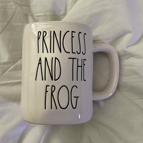 RAE DUNN DISNEY PRINCESS AND THE FROG MUG - Picture 7 of 11